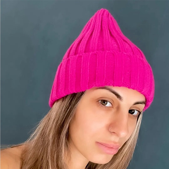 WIGGY HATS Beanie - Picture 5 of 5